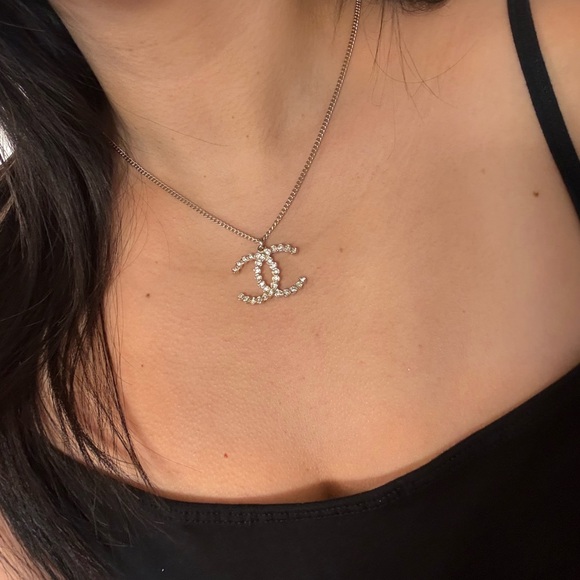 CHANEL Gold Crystal CC Pendant Necklace - Picture 1 of 11
